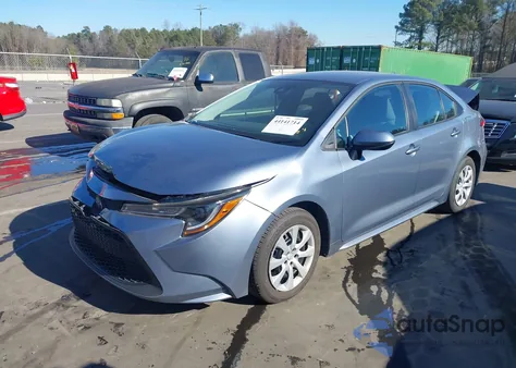 2022 Toyota Corolla Le z USA, uszkodzony, nr VIN 5YFEPMAE2NP388722